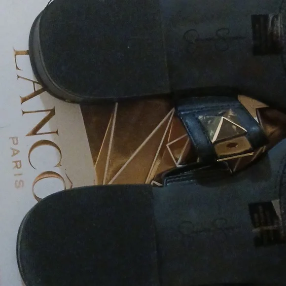 Stylish Black and Gold Sandals. Nwot, this Issa classy one!! - Picture 5 of 5